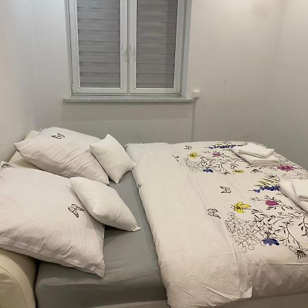 Vip Apartments Кросно Оджанские Екстериор снимка